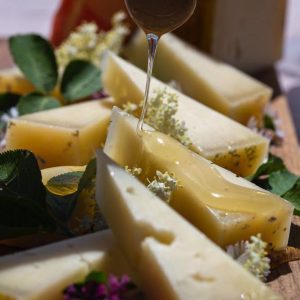 PASSEGGIATA TRA PASCOLI E FORMAGGI